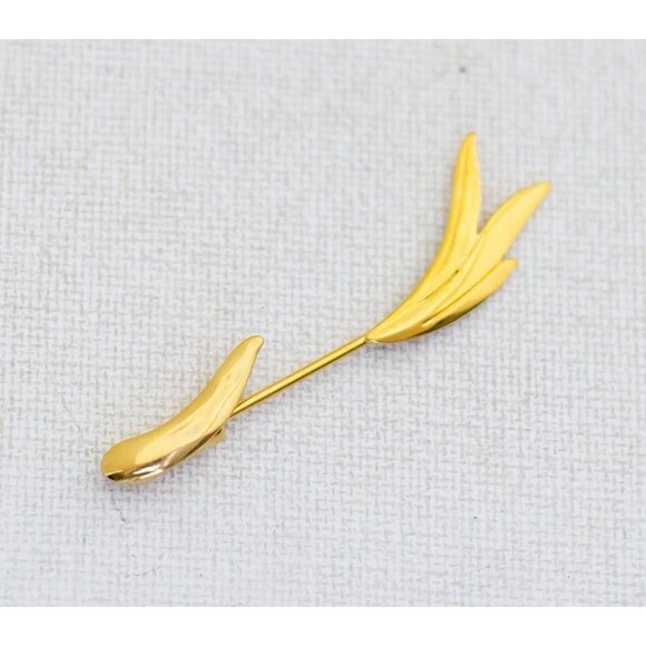 Vintage Gold Tone Grass Stick Pin by Avon - A14 - Picture 1 of 2